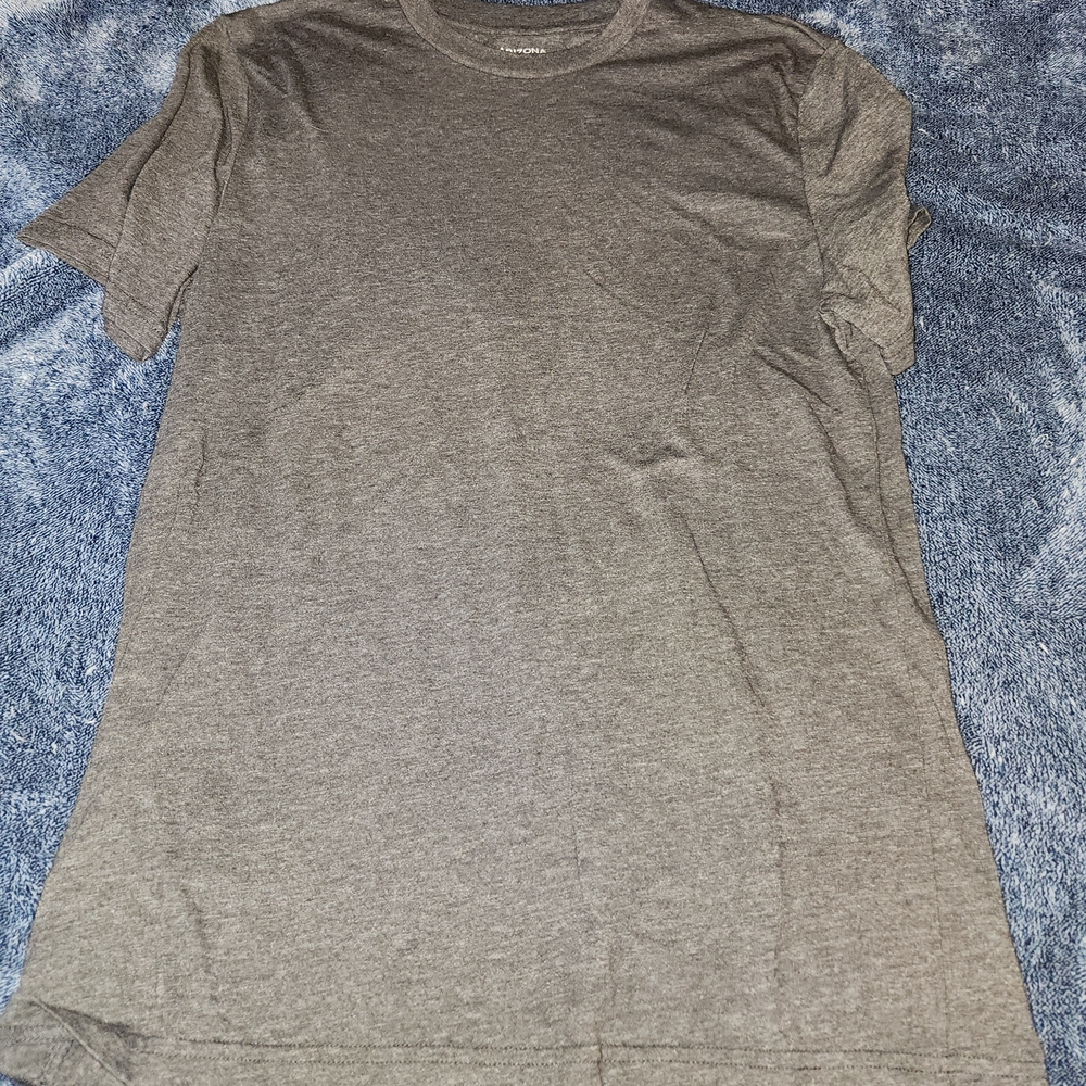 Arizona Jean Company Gray Short Sleeve Tee